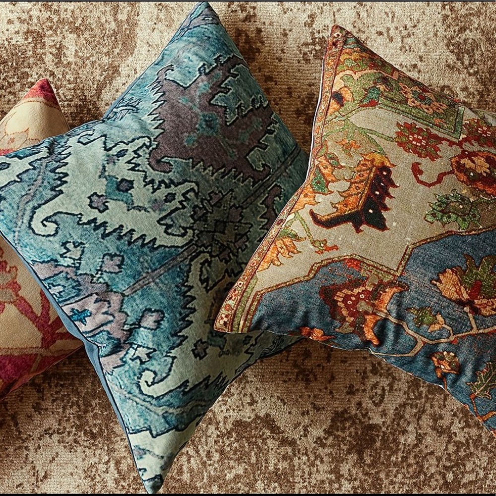 Pottery Barn Joya Antiqued Persian Velvet Pillow Cover, 20”